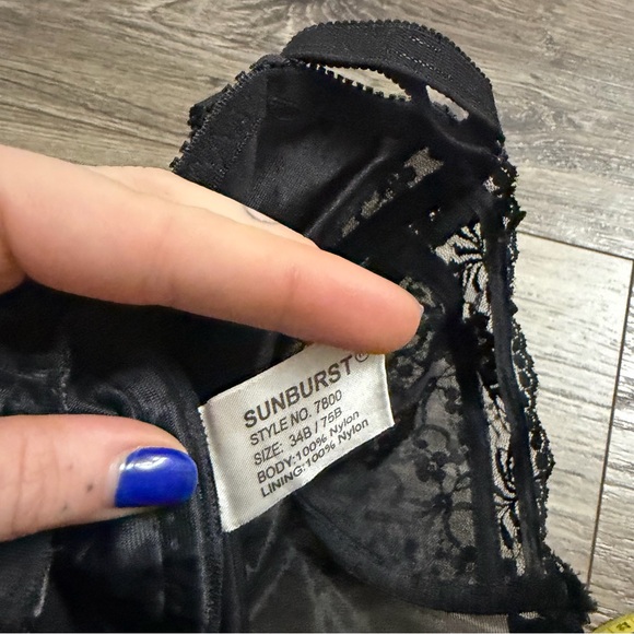 90s European Vintage Sunburst Lace Ruffle Hem Corset Top (Black) Size 34B/Small - Picture 7 of 8